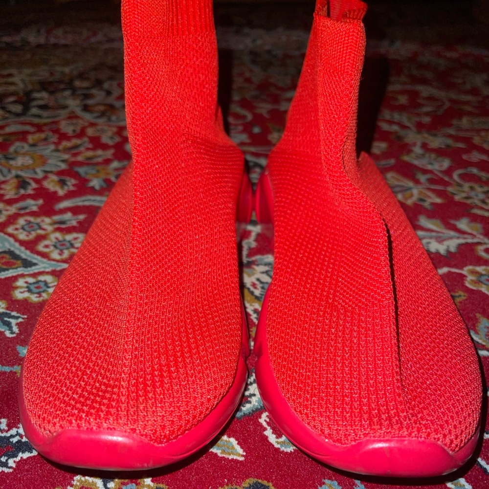 Super cute red Sock sneakers (rare) - Picture 11 of 13